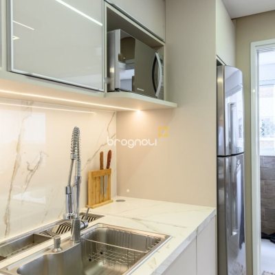 Apartamento com 95m², 3 quartos (sendo 1 suíte), 2 garagens, no bairro Itacorubi em Florianópolis