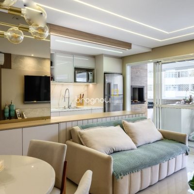 Apartamento com 95m², 3 quartos (sendo 1 suíte), 2 garagens, no bairro Itacorubi em Florianópolis