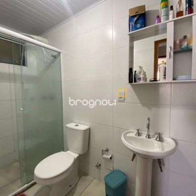 Apartamento com 61m², 2 quartos (sendo 1 suíte), 1 garagem, no bairro Pagani em Palhoça