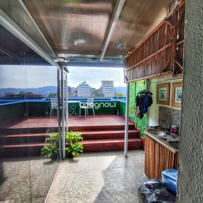 Apartamento com 54m², 1 quarto, no bairro Coqueiros em Florianópolis