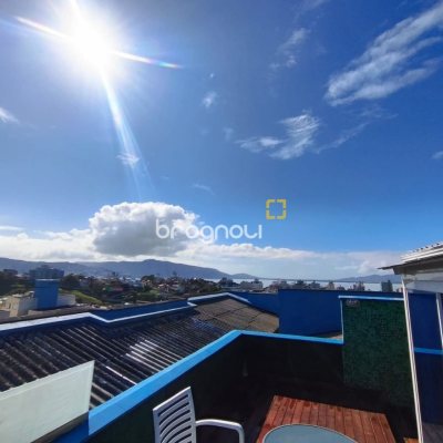 Apartamento com 54m², 1 quarto, no bairro Coqueiros em Florianópolis