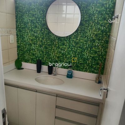Apartamento com 54m², 1 quarto, no bairro Coqueiros em Florianópolis