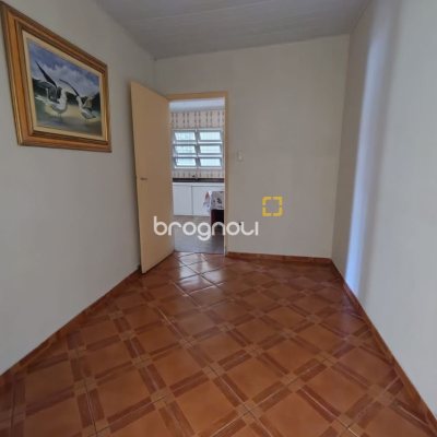 Prédio com 230m², no bairro Barreiros em São José