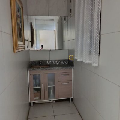 Prédio com 230m², no bairro Barreiros em São José