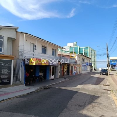Prédio com 230m², no bairro Barreiros em São José
