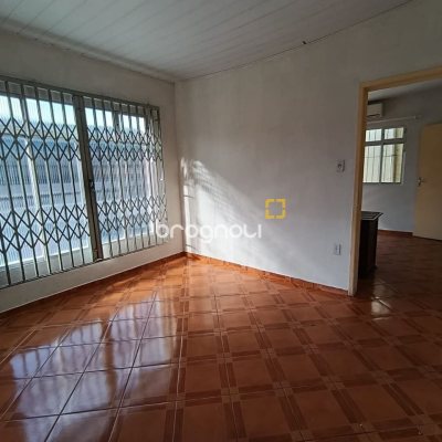 Prédio com 230m², no bairro Barreiros em São José