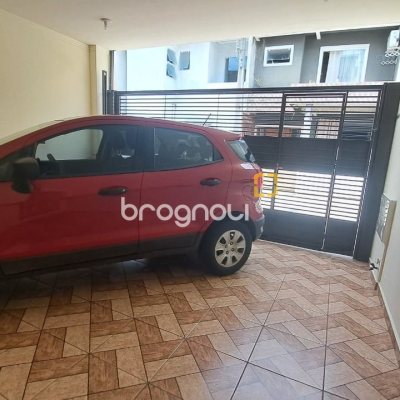 Casa com 180m², 3 quartos (sendo 1 suíte), 2 garagens, no bairro Ingleses em Florianópolis