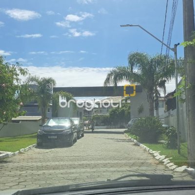 Casa com 180m², 3 quartos (sendo 1 suíte), 2 garagens, no bairro Ingleses em Florianópolis