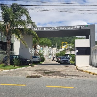 Casa com 180m², 3 quartos (sendo 1 suíte), 2 garagens, no bairro Ingleses em Florianópolis