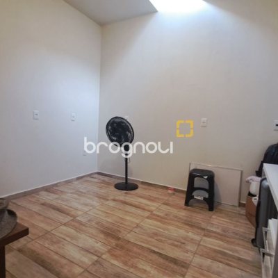 Casa com 180m², 3 quartos (sendo 1 suíte), 2 garagens, no bairro Ingleses em Florianópolis