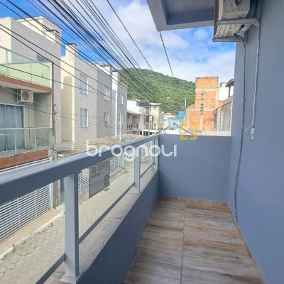 Casa com 180m², 3 quartos (sendo 1 suíte), 2 garagens, no bairro Ingleses em Florianópolis