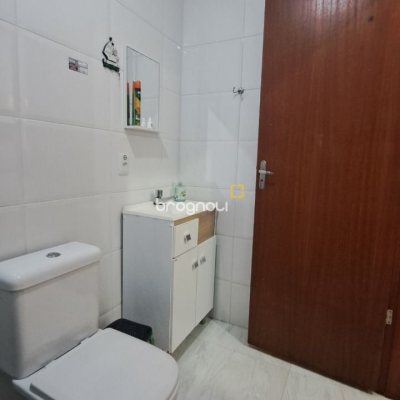 Casa com 180m², 3 quartos (sendo 1 suíte), 2 garagens, no bairro Ingleses em Florianópolis