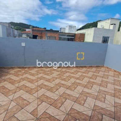 Casa com 180m², 3 quartos (sendo 1 suíte), 2 garagens, no bairro Ingleses em Florianópolis