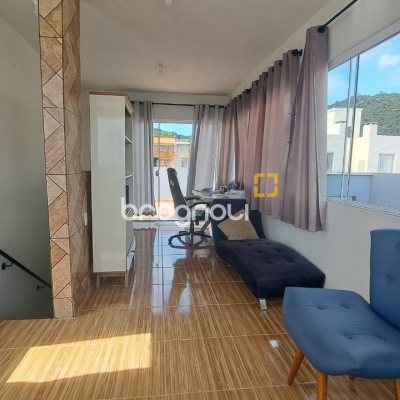 Casa com 180m², 3 quartos (sendo 1 suíte), 2 garagens, no bairro Ingleses em Florianópolis