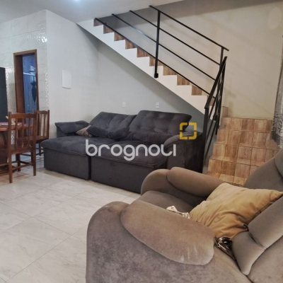 Casa com 180m², 3 quartos (sendo 1 suíte), 2 garagens, no bairro Ingleses em Florianópolis