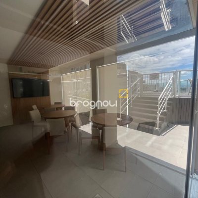 Apartamento com 65m², 2 quartos (sendo 1 suíte), 1 garagem, no bairro Itacorubi em Florianópolis