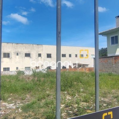 Terreno com 507m², no bairro Ingleses em Florianópolis