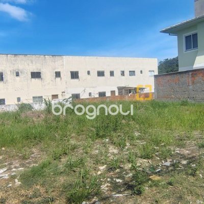 Terreno com 507m², no bairro Ingleses em Florianópolis
