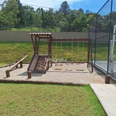 Apartamento com 50m², 2 quartos, 1 garagem, no bairro Forquilhas em São José