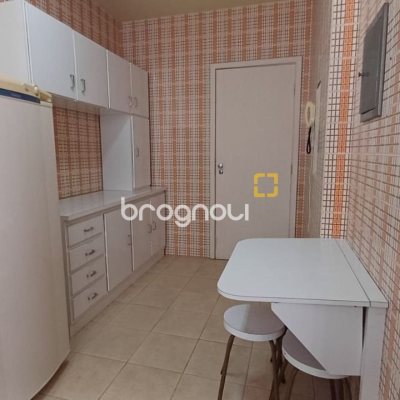 Apartamento com 81m², 2 quartos, 1 garagem, no bairro Centro em Florianópolis