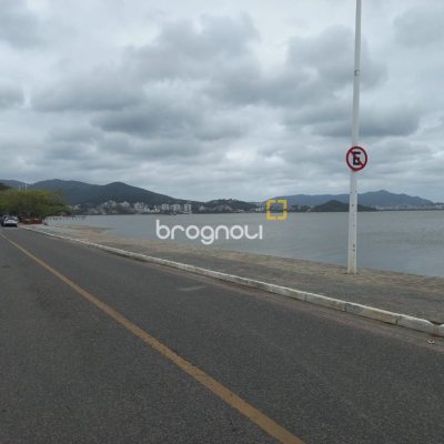 Terreno com 1503m², no bairro Cacupé em Florianópolis