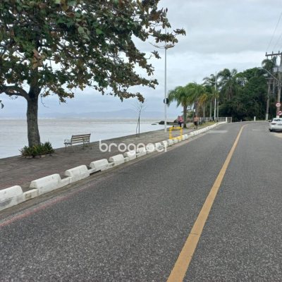 Terreno com 1503m², no bairro Cacupé em Florianópolis