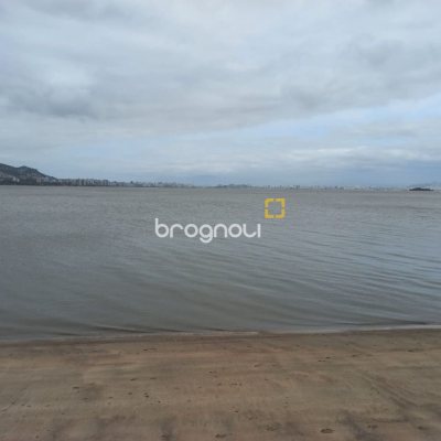Terreno com 1503m², no bairro Cacupé em Florianópolis