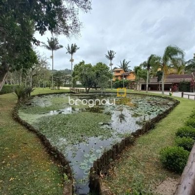 Terreno com 1503m², no bairro Cacupé em Florianópolis