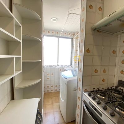 Apartamento com 56m², 2 quartos, 1 garagem, no bairro Coqueiros em Florianópolis