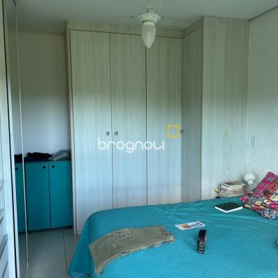Apartamento com 102m², 3 quartos (sendo 1 suíte), 2 garagens, no bairro Campeche em Florianópolis