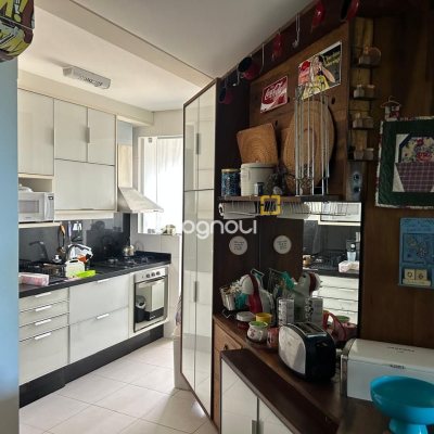 Apartamento com 102m², 3 quartos (sendo 1 suíte), 2 garagens, no bairro Campeche em Florianópolis