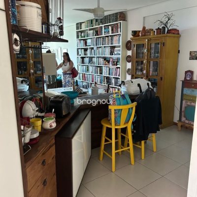Apartamento com 102m², 3 quartos (sendo 1 suíte), 2 garagens, no bairro Campeche em Florianópolis