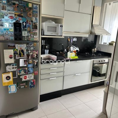 Apartamento com 102m², 3 quartos (sendo 1 suíte), 2 garagens, no bairro Campeche em Florianópolis