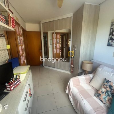 Apartamento com 102m², 3 quartos (sendo 1 suíte), 2 garagens, no bairro Campeche em Florianópolis