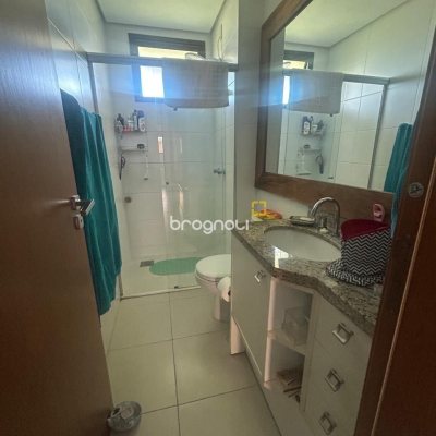 Apartamento com 102m², 3 quartos (sendo 1 suíte), 2 garagens, no bairro Campeche em Florianópolis