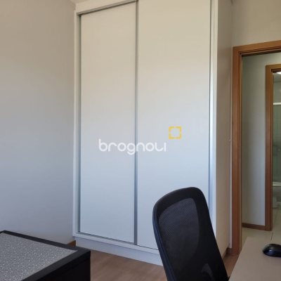 Apartamento com 72m², 2 quartos (sendo 1 suíte), 1 garagem, no bairro Campinas em São José