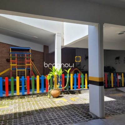 Apartamento com 72m², 2 quartos (sendo 1 suíte), 1 garagem, no bairro Campinas em São José