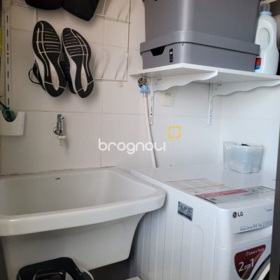 Apartamento com 72m², 2 quartos (sendo 1 suíte), 1 garagem, no bairro Campinas em São José
