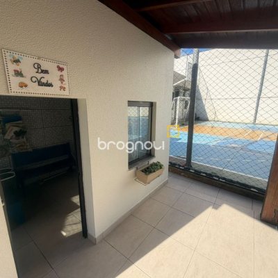 Apartamento com 74m², 3 quartos (sendo 1 suíte), 1 garagem, no bairro Itacorubi em Florianópolis