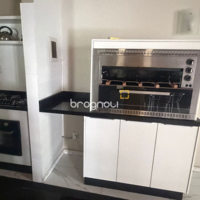 Apartamento com 74m², 3 quartos (sendo 1 suíte), 1 garagem, no bairro Itacorubi em Florianópolis