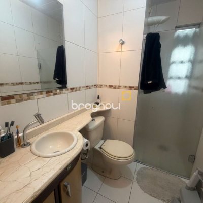 Apartamento com 74m², 3 quartos (sendo 1 suíte), 1 garagem, no bairro Itacorubi em Florianópolis
