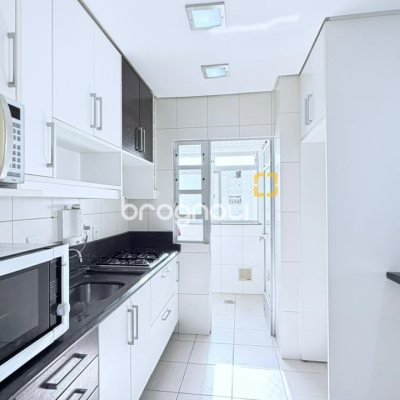 Apartamento com 74m², 3 quartos (sendo 1 suíte), 1 garagem, no bairro Itacorubi em Florianópolis