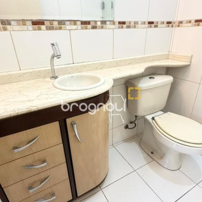 Apartamento com 74m², 3 quartos (sendo 1 suíte), 1 garagem, no bairro Itacorubi em Florianópolis