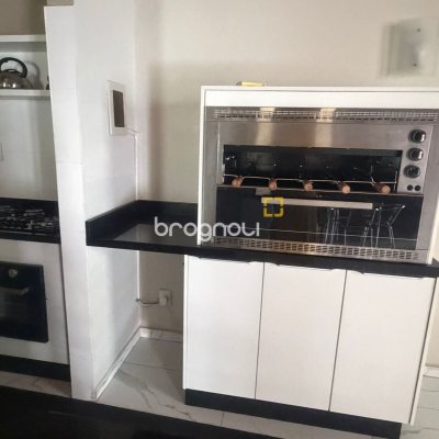 Apartamento com 74m², 3 quartos (sendo 1 suíte), 1 garagem, no bairro Itacorubi em Florianópolis