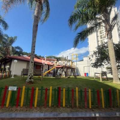 Apartamento com 74m², 3 quartos (sendo 1 suíte), 1 garagem, no bairro Itacorubi em Florianópolis