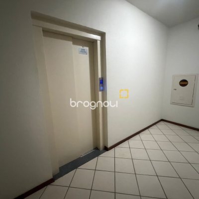 Apartamento com 74m², 3 quartos (sendo 1 suíte), 1 garagem, no bairro Itacorubi em Florianópolis