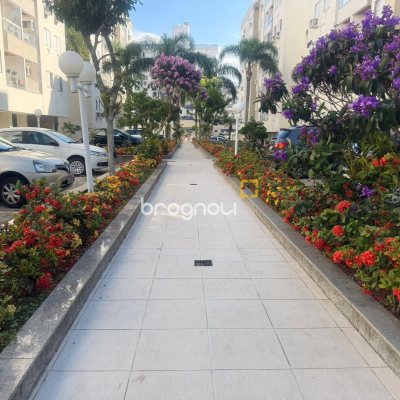 Apartamento com 74m², 3 quartos (sendo 1 suíte), 1 garagem, no bairro Itacorubi em Florianópolis