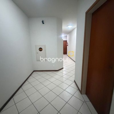 Apartamento com 74m², 3 quartos (sendo 1 suíte), 1 garagem, no bairro Itacorubi em Florianópolis