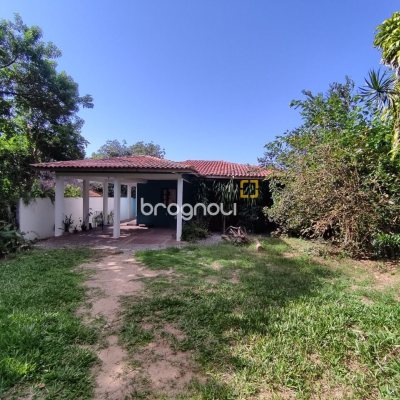Casa com 91m², 3 quartos (sendo 1 suíte), 1 garagem, no bairro São João do Rio Vermelho em Florianópolis