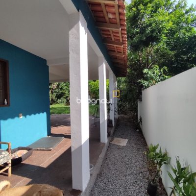 Casa com 91m², 3 quartos (sendo 1 suíte), 1 garagem, no bairro São João do Rio Vermelho em Florianópolis